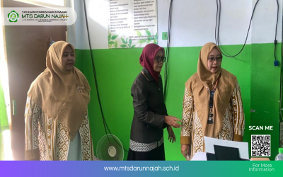 Pengawas Bina Lakukan Monitoring Pelaksanaan UMBK di MTs Darun Najah